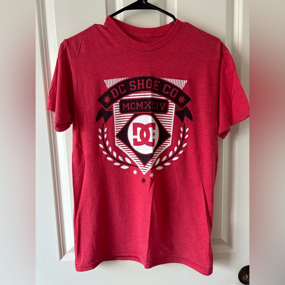 DC Shoe Co T-Shirt Small